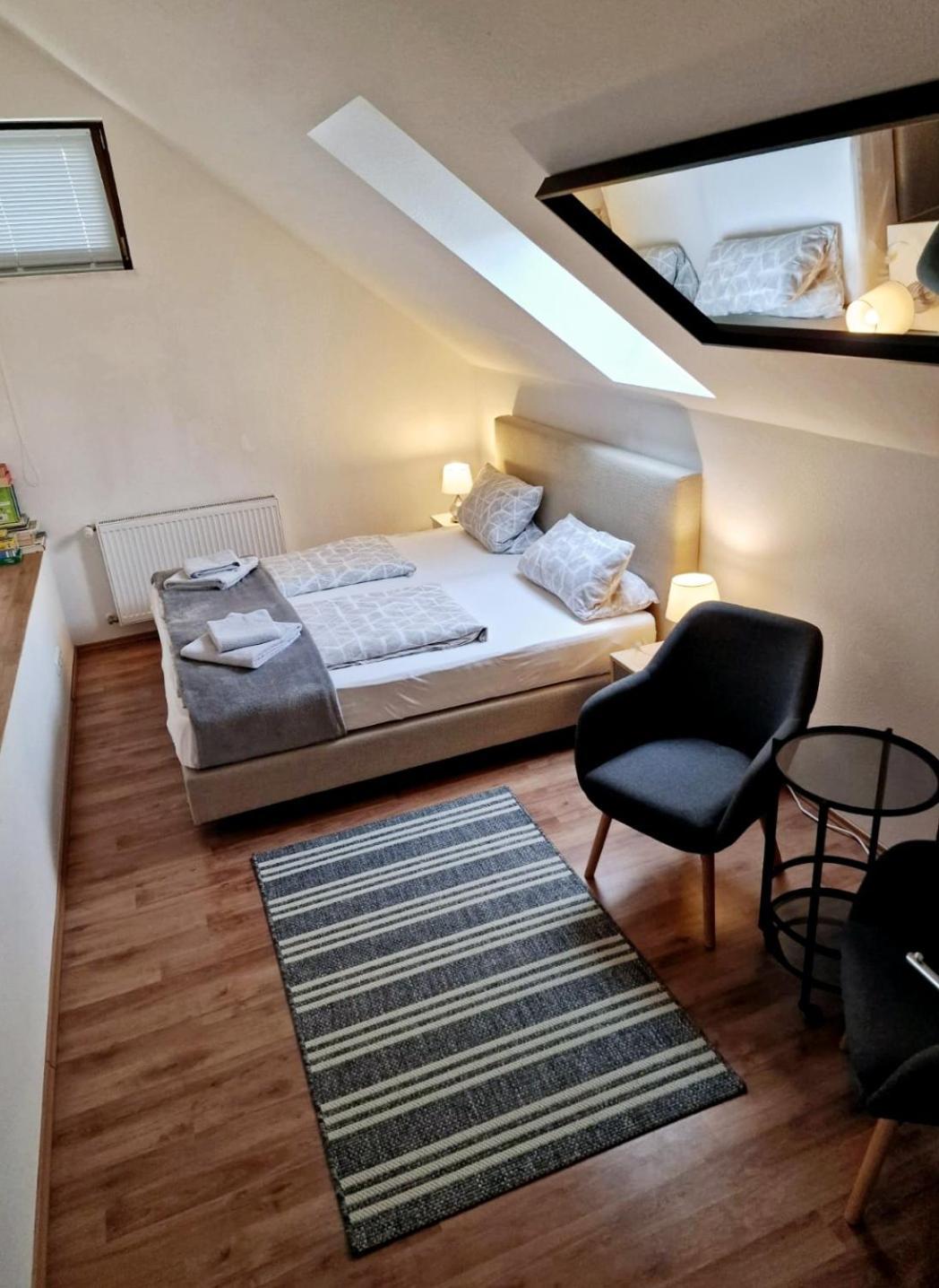 Privatwohnung Rybczynski Undenheim ภายนอก รูปภาพ